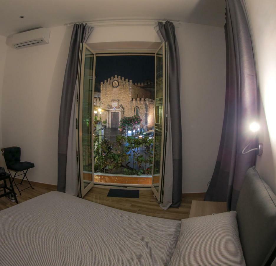 Taomau - Duomo Square Appartement